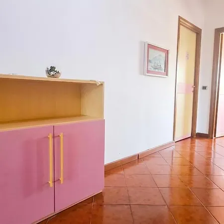 Apartment Rainbow House Rom